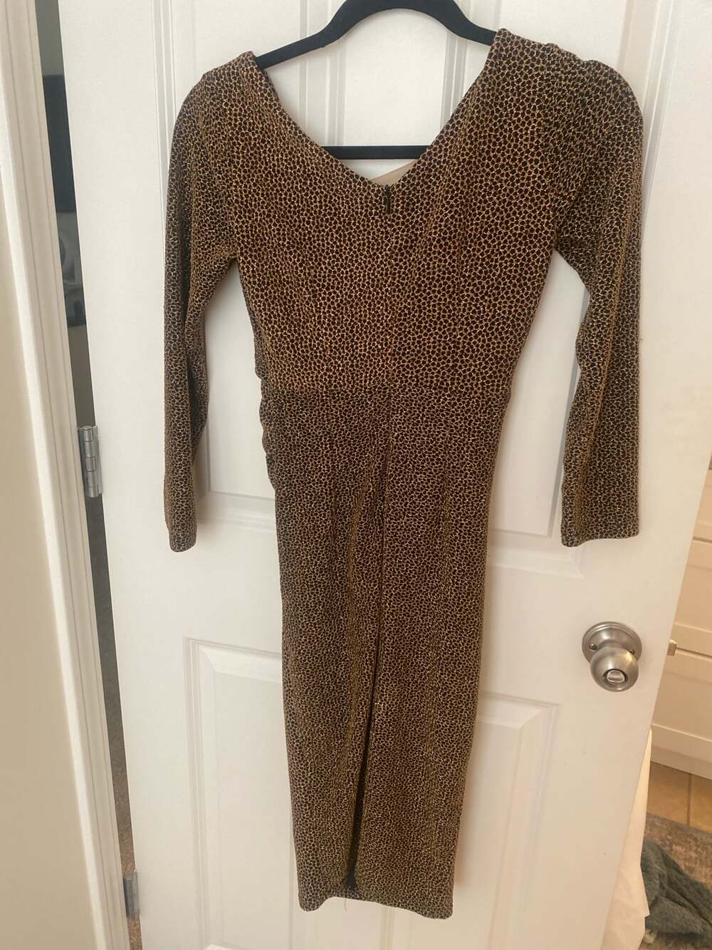 Dolce Viva Collection Gold and Black Sparkle Long Sleeve Ruched Midi Dress
